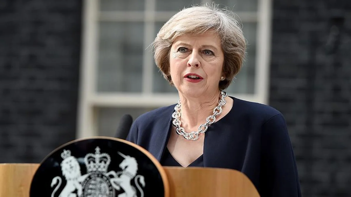 Böyük Britaniyanın baş naziri ABŞ prezidentini tənqid edib