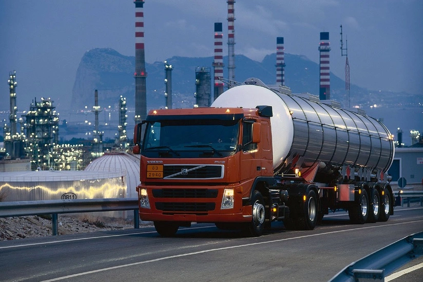 Qazaxıstanda neft məhsullarının avtomobillərlə xaricə daşınması dayandırılıb