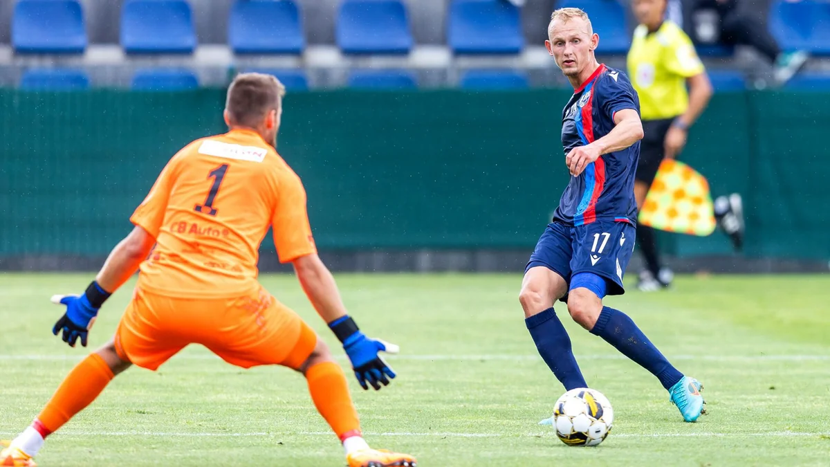 Qarabağın rəqibini bir futbolçu tərk edib