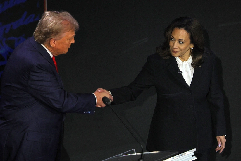Kamala Harris debatda Trampı üstələyib - YENİLƏNİB