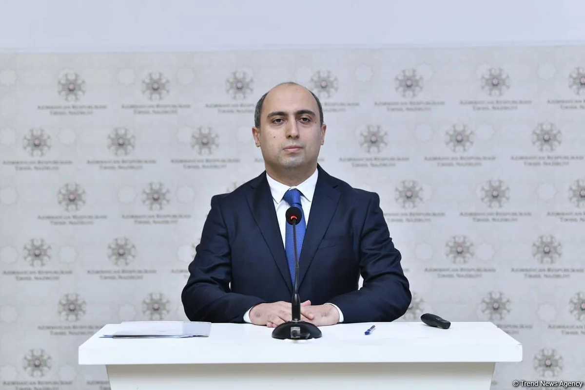 Emin Əmrullayev: “Azərbaycanda orta təhsilin keyfiyyəti ilə bağlı ciddi problemlər var”