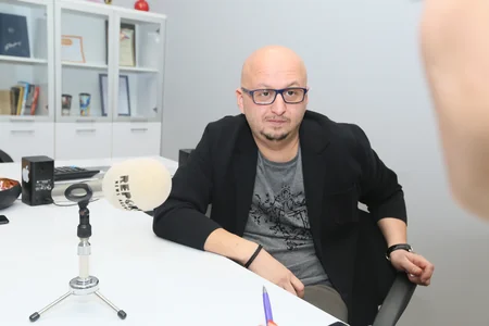 Cəfər Axundzadə: “Qızıma söz vermişəm ki, tezliklə siqareti atacağam - MÜSAHİBƏ