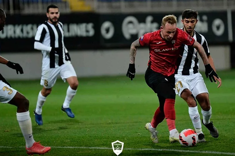 Qəbələ daha bir futbolçusu ilə yollarını ayırıb