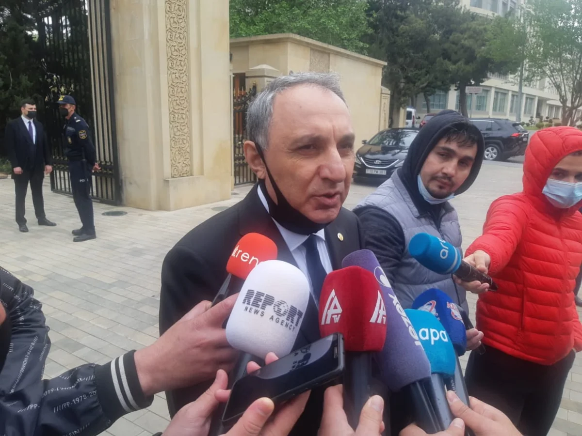 Kamran Əliyev tibb müəssisələrindəki qanunsuzluqlardan danışdı