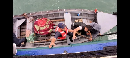 Xəzər dənizində köməksiz vəziyyətdə qalan 3 nəfər xilas edilib