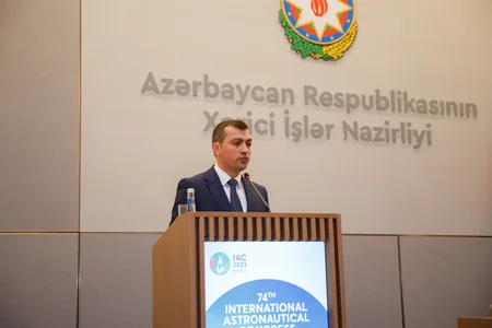“Azersky” peyk təsvirlərinə həsr olunan sərgi açılıb
