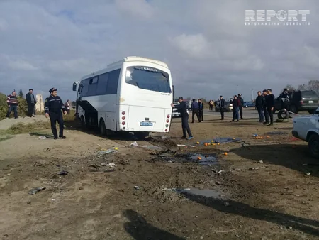 Salyanda sərnişin avtobusu ilə minik avtomobili toqquşub, xəsarət alanlar var - YENİLƏNİB-2 - FOTO