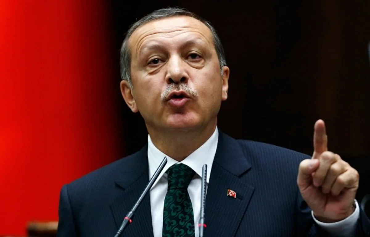 Türkiyə prezidenti: “Kərkükdəki o bayrağı endirin”