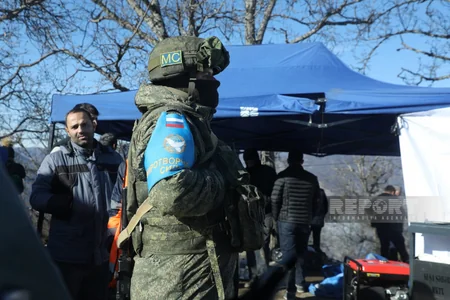 На дороге Шуша - Ханкенди продолжается акция протеста, звучит гимн Азербайджана