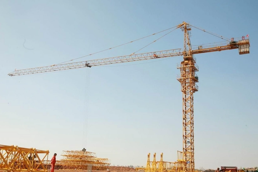 Hindistanda tikinti kranının aşması nəticəsində azı 17 nəfər ölüb