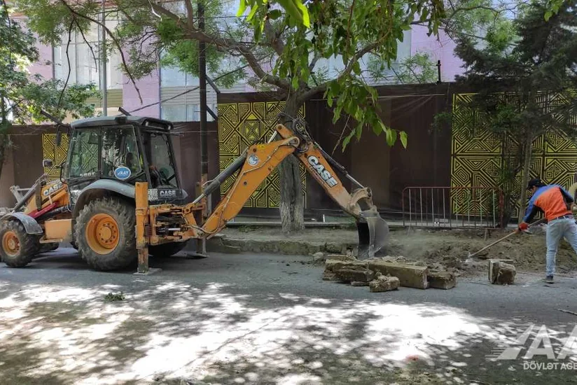 Bakının Firdovsi Məmmədov küçəsi təmir edilir