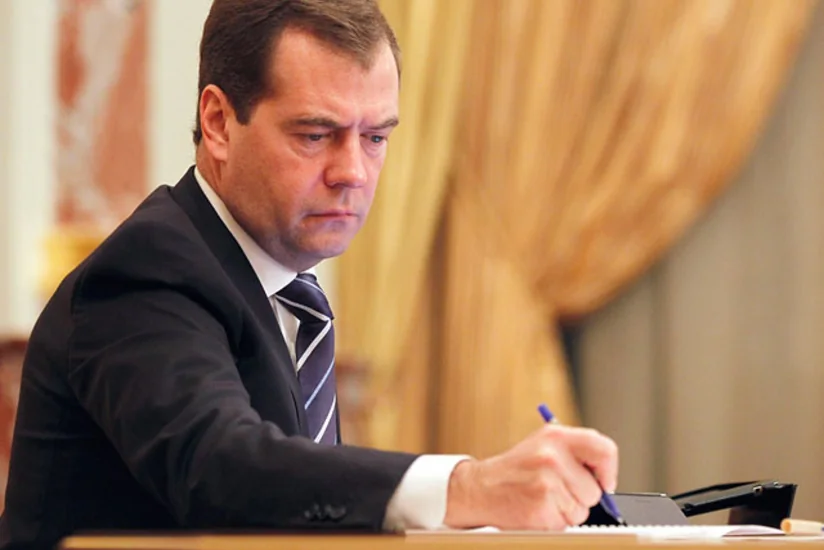 Dmitri Medvedev Azərbaycan məhsullarının Rusiyaya aparılmasını asanlaşdıran sərəncam imzalayıb