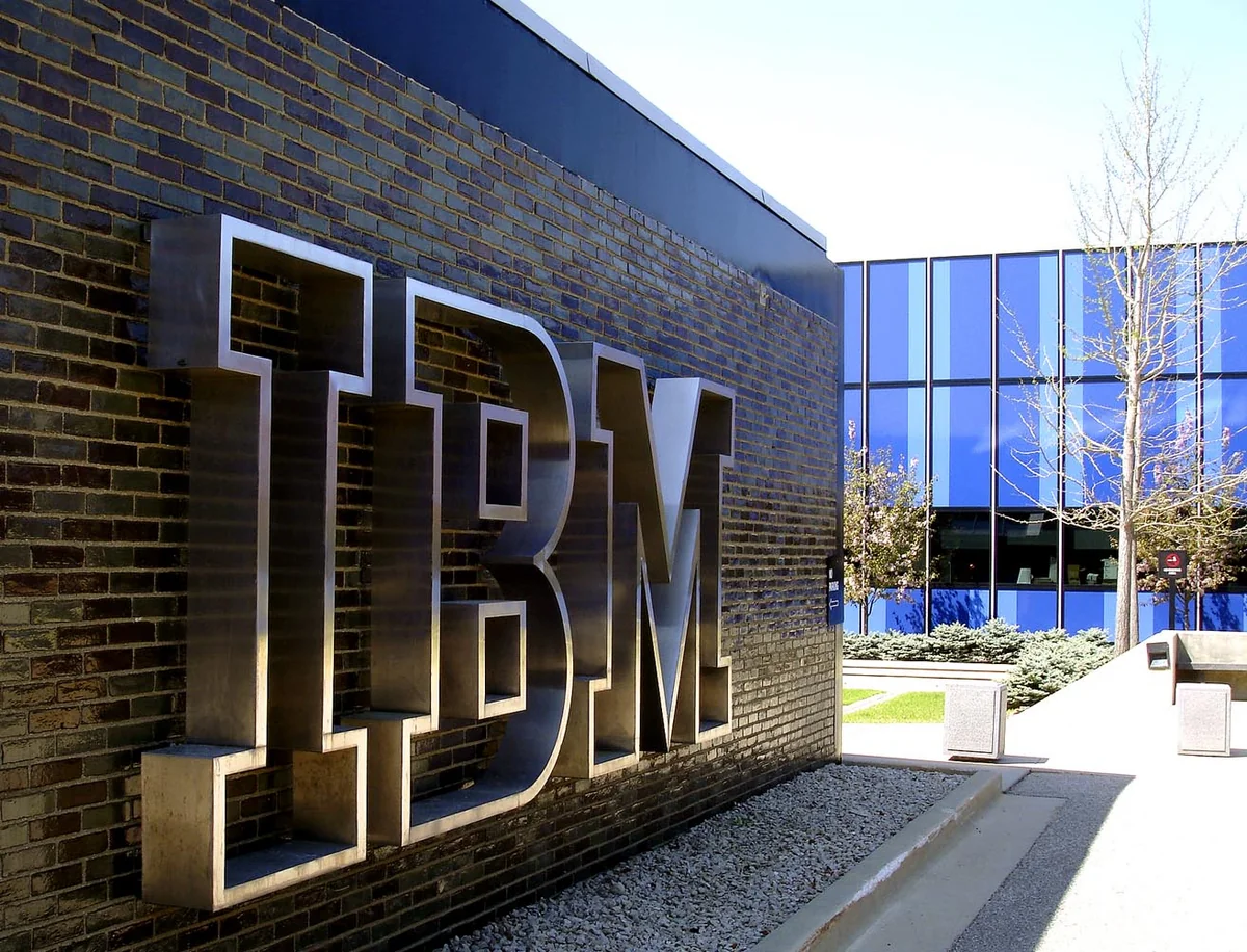 KİV: IBM 4 minə yaxın əməkdaşını ixtisar edəcək