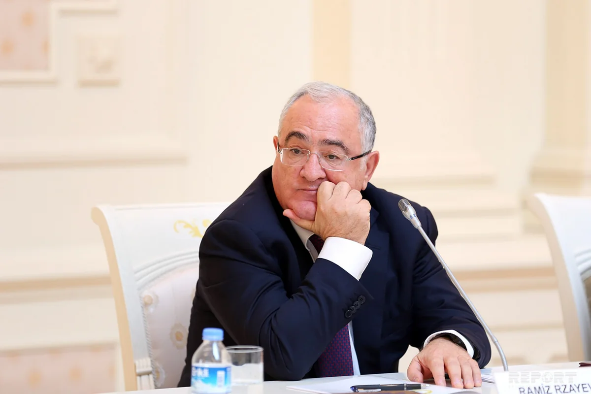 Рамиз Рзаев предложил выделить в судах специальных людей по работе с прессой