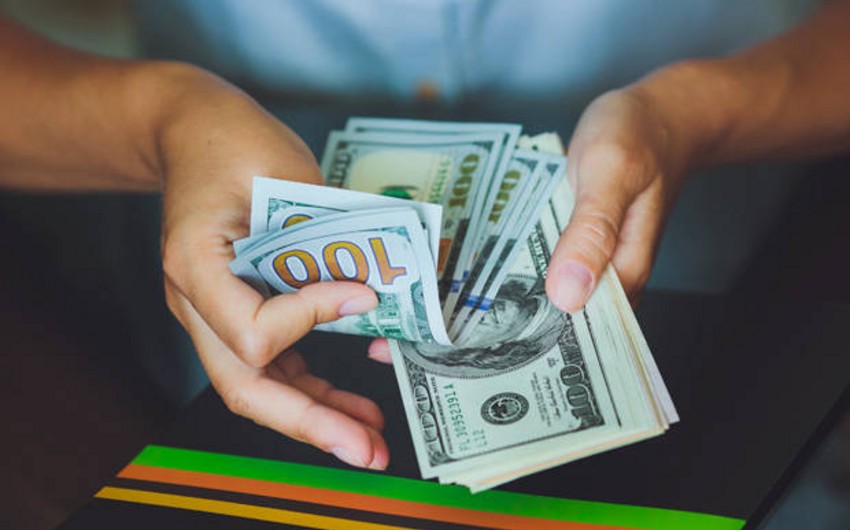 Report: Sabah dolların rəsmi məzənnəsi bir qədər də enəcək