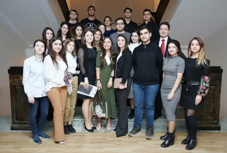 Seçenov Universitetinin Bakı filialında Leyla Əliyevanın təşəbbüsü ilə poeziya gecəsi keçirilib - FOTO