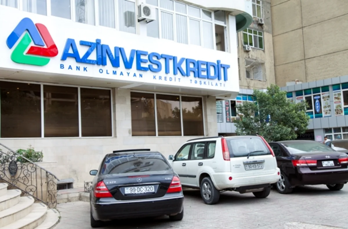 “Azinvestkredit” BOKT-un təsisçilərindən biri payını satıb
