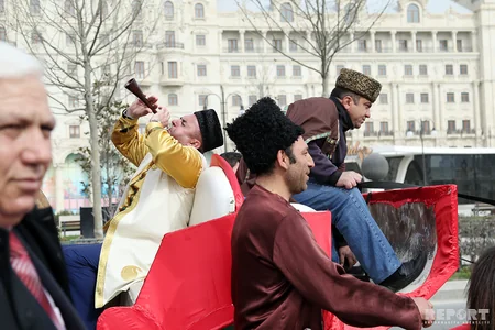Bakıda “İlaxır çərşənbə”si karvanı - FOTOREPORTAJ
