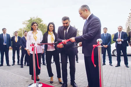 Yelo Bank yeni konseptdə “Xalqlar Dostluğu” filialını açıb