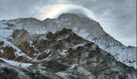 Azərbaycanlı alpinist dünyanın 5-ci ən hündür zirvəsində bayrağımızı dalğalandırıb