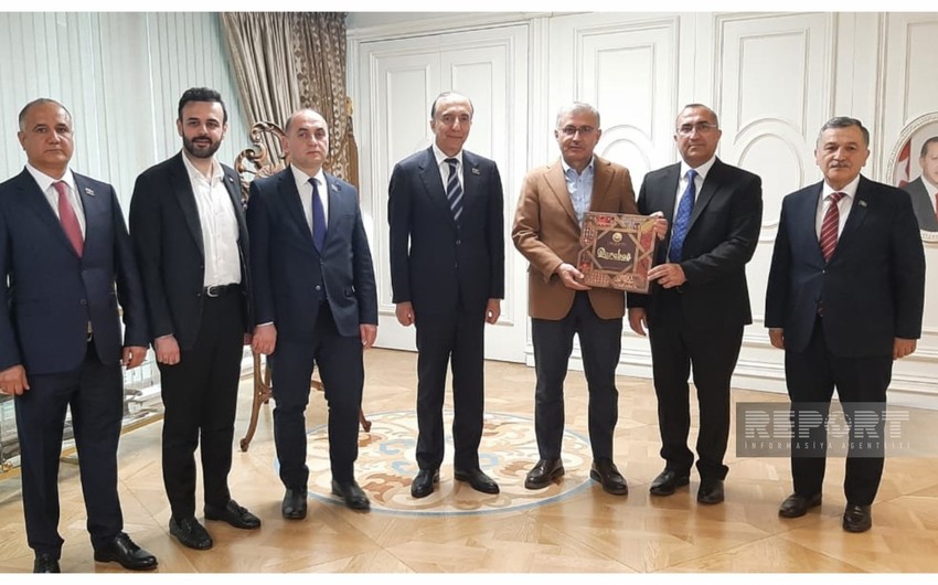 YAP nümayəndə heyəti İstanbulda Üsküdar bələdiyyəsində olub 