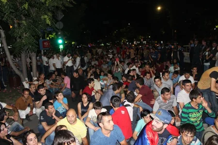 Police station​ in Yerevan being captured for the third day
