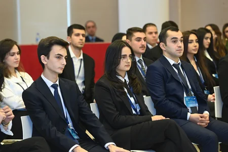 Bakıda Diplomatiya Könüllüləri üçün diplomatiya həftəsi təşkil olunub