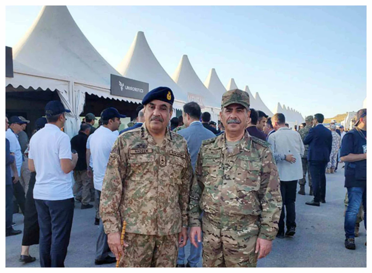 Azərbaycanın müdafiə naziri Türkiyədə pakistanlı generalla görüşüb