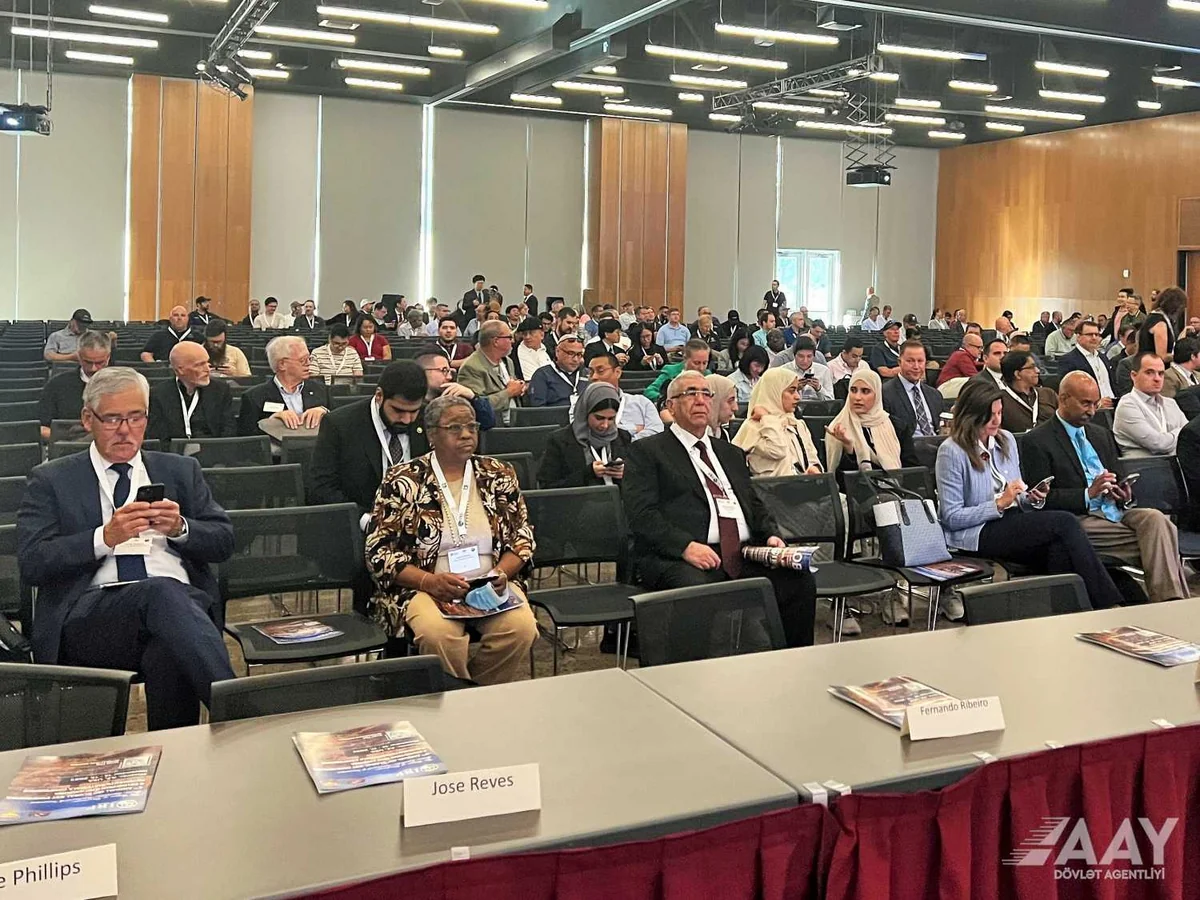 Azerbaijan discusses cooperation with International Road Federation