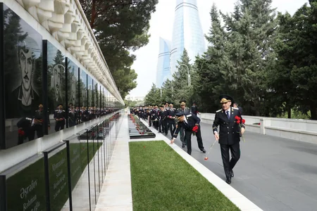 Prokurorluq orqanlarının xidməti fəaliyyətdə fərqlənən əməkdaşları mükafatlandırılıb