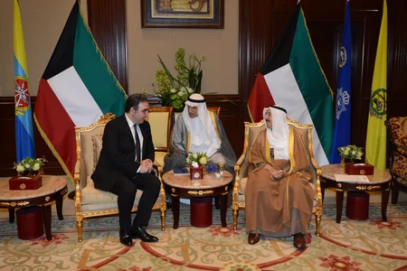 Səfir Elxan Qəhrəman Küveyt əmirinə etimadnaməsini təqdim edib