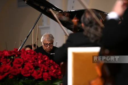Fərhad Bədəlbəylinin ifasında konsert proqramı təşkil olunub