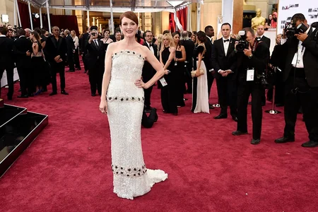 Oscar hopefuls turn up wattage for Hollywood's big night