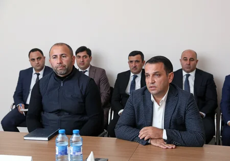 İqtisadiyyat nazirinin müavini Ağdaşda vətəndaşları qəbul edib