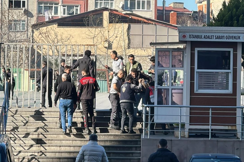 2 killed, 5 injured in Türkiye court building attack