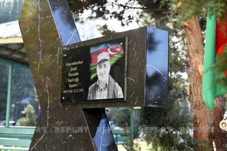 Vətən müharibəsində şəhid olan təcili yardım sürücüsünün xatirə lövhəsinin açılışı olub