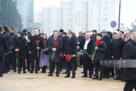 Azərbaycan xalqı şəhidlərini yad edir