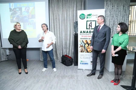 Bakıda “Müharibə uşaqlarına” xeyriyyə sərgisi açılıb