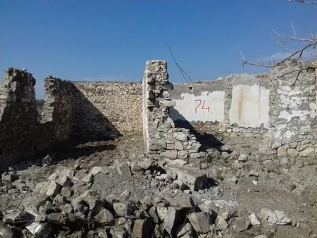 ANAMA: Cocuq Mərcanlı kəndində xeyli qəlpə, 3 ədəd mina gövdəsi və 1 ədəd piyada əleyhinə mina aşkarlanıb