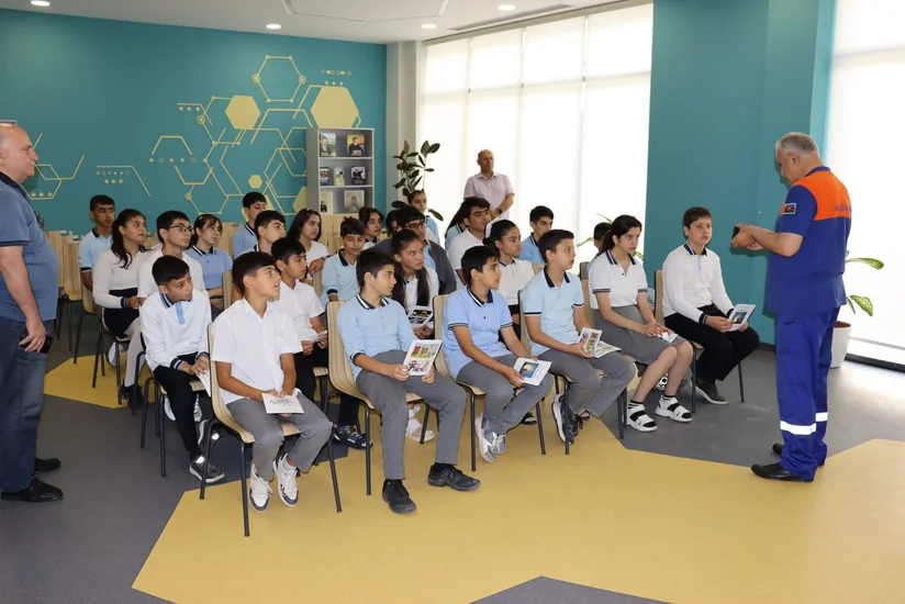 “Azərişıq” Füzulidə ilk dəfə şagirdlərlə maarifləndirici tədbir keçirib