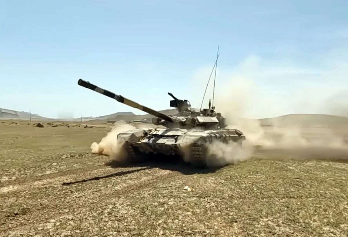 Tank units of Azerbaijani army hold intensive combat training sessions