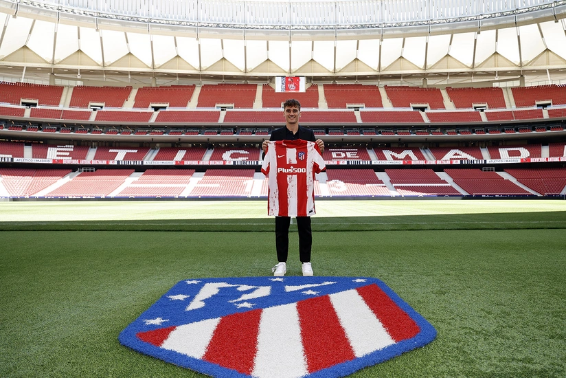 Atletiko Antuan Qrizmannı təqdim edib