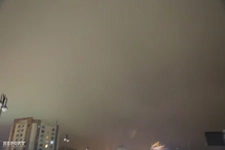 Bakı şəhərinin üzərini su buxarı bürüyüb - FOTO