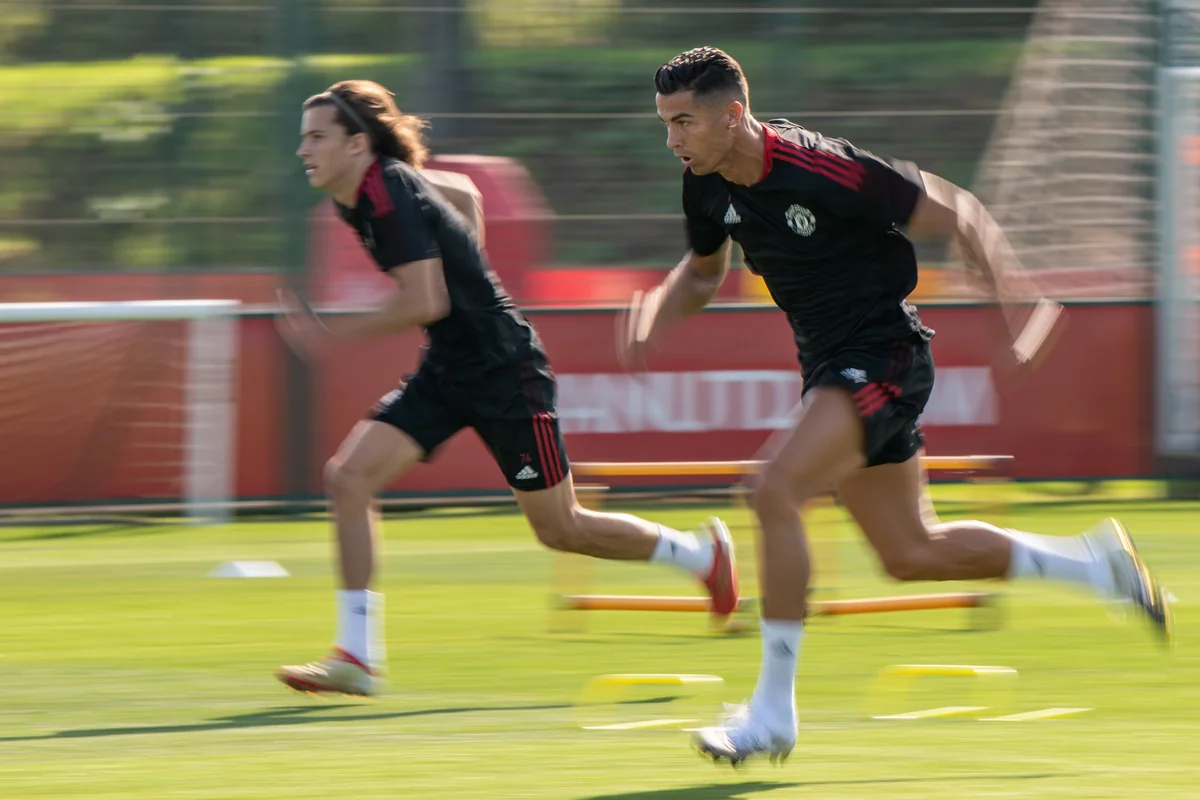 МЮ выложил видеоролик с Роналду: Он дома