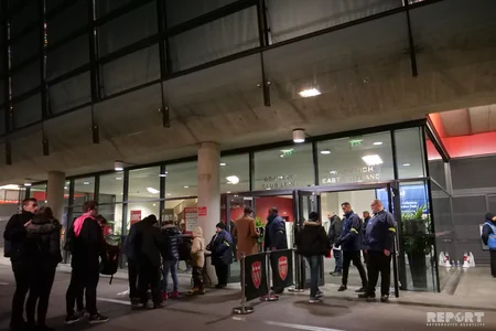 Azərbaycanı tanımayan ingilis azarkeşlər, qondarma erməni bayrağı və Arsenalın möhtəşəm stadionu...