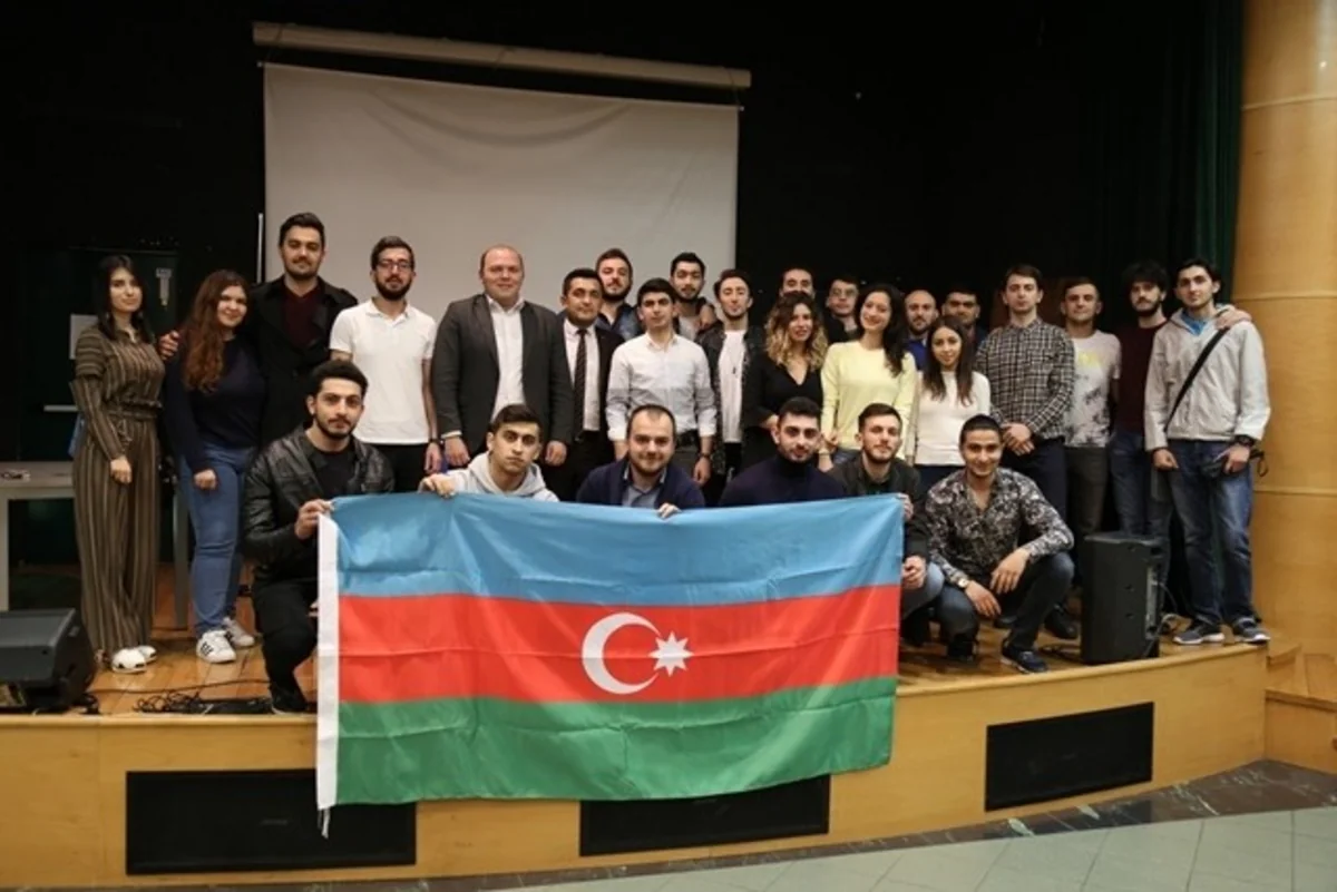 İtaliyada təhsil alan azərbaycanlı tələbələrlə görüş keçirilib