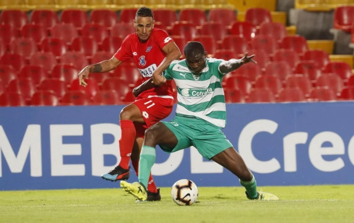 Paraqvay klubu penaltini dəqiq yerinə yetirə bilməyən futbolçusunu qovub - VİDEO