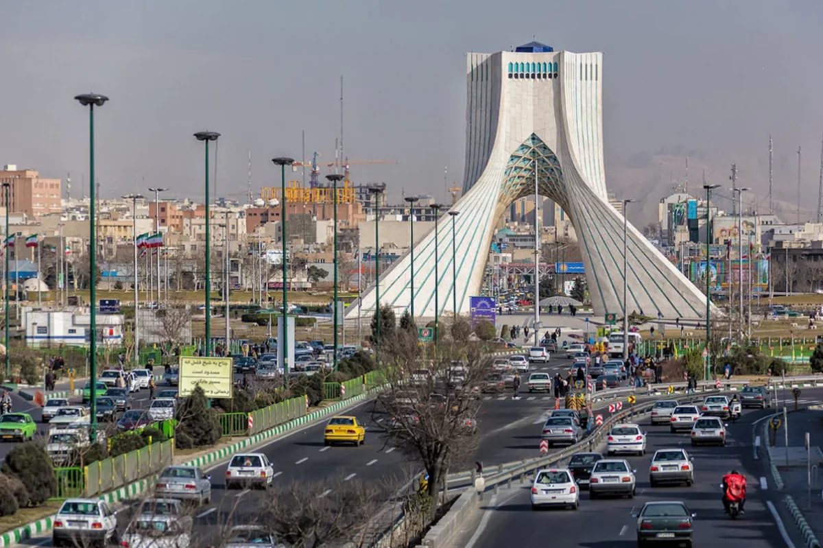İran Tehran üzərində hava məkanını bağlayıb