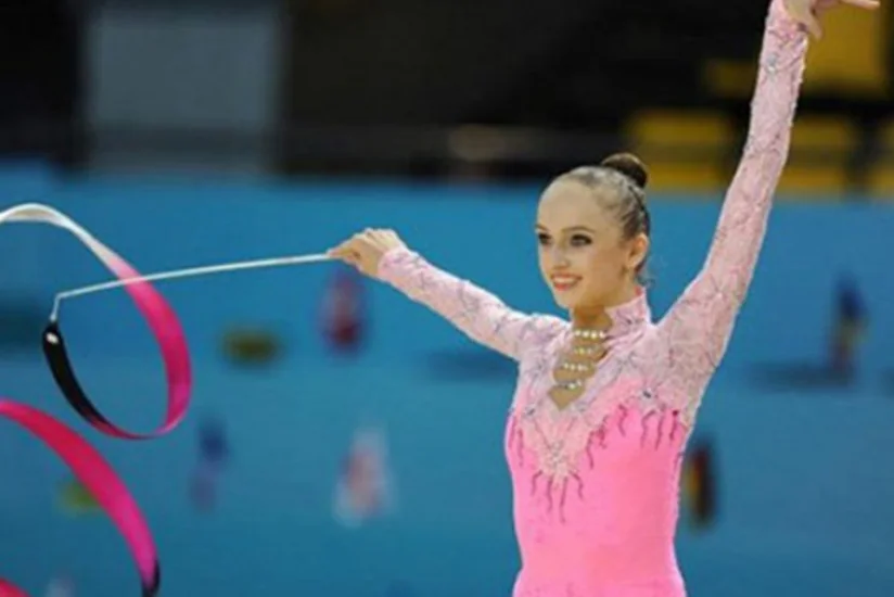 Azərbaycan gimnastı Fransada bir dəst medal qazanıb