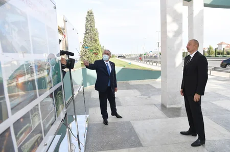 Prezident Mərdəkan-Zuğulba yolunda yerüstü piyada keçidinin açılışını edib